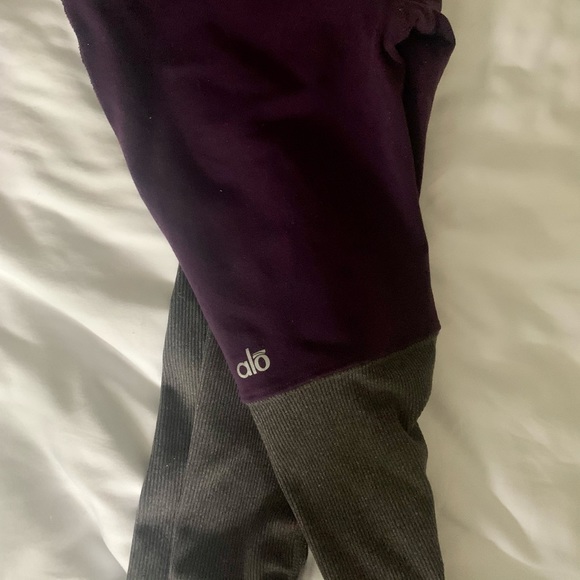 ALO LEGGINGS - Picture 1 of 4